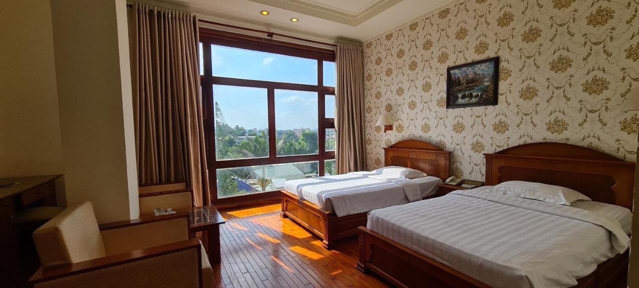 Hoang Yen Hotel Thuan An Екстер'єр фото